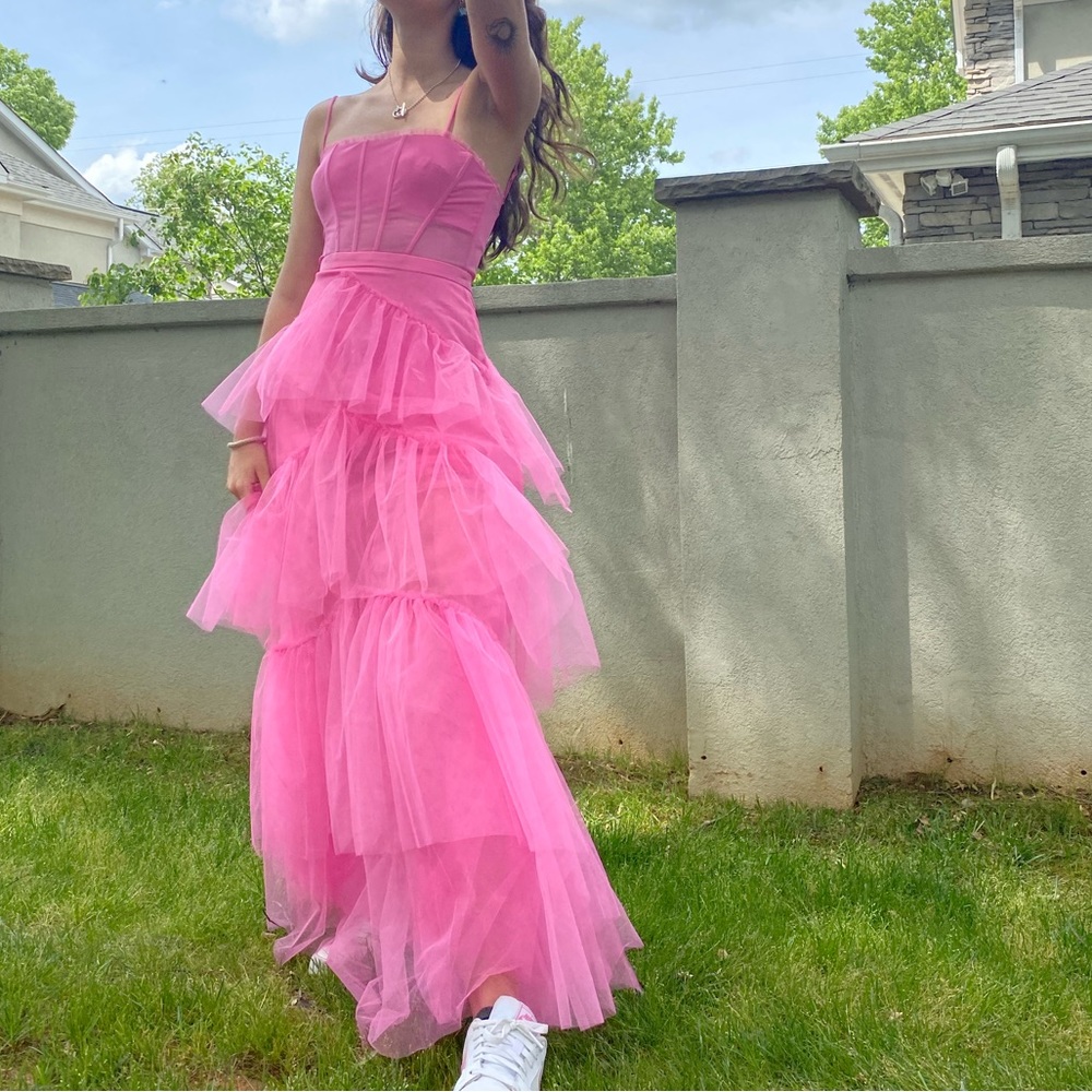 BCBGMAXAZRIA OLY Tiered Ruffle Tulle Gown flamingo pink size 8 - Picture 3 of 8